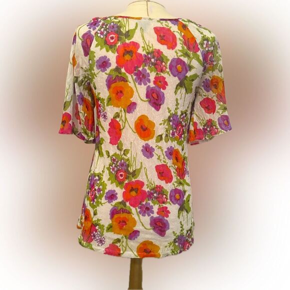 Fun floral open-shoulder top! - Picture 3 of 9